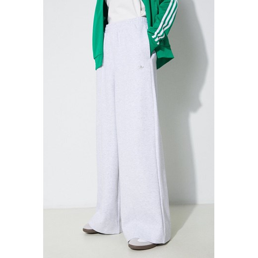 adidas Originals spodnie dresowe kolor szary melanżowe IL0849 ze sklepu PRM w kategorii Spodnie damskie - zdjęcie 172332616