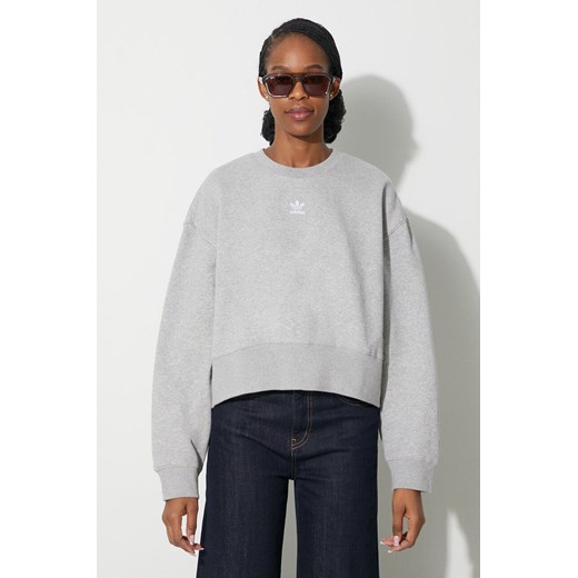 adidas Originals bluza Essentials Crew Sweatshirt damska kolor szary melanżowa IA6499 ze sklepu PRM w kategorii Bluzy damskie - zdjęcie 172333079
