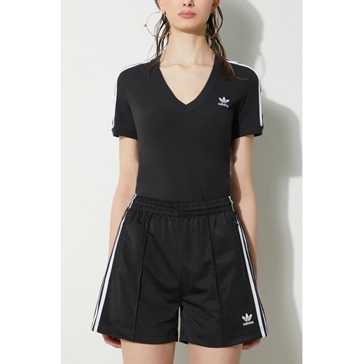 adidas Originals szorty damskie kolor czarny z aplikacją high waist  IU2425 ze sklepu PRM w kategorii Szorty - zdjęcie 172333726