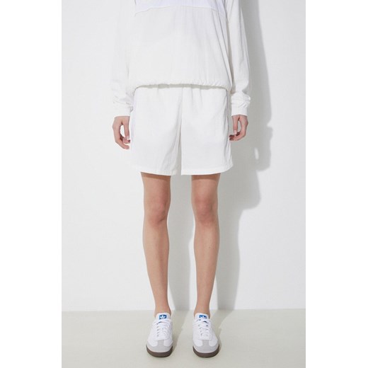 adidas Originals szorty damskie kolor biały gładkie high waist IR5283 ze sklepu PRM w kategorii Szorty - zdjęcie 172333736