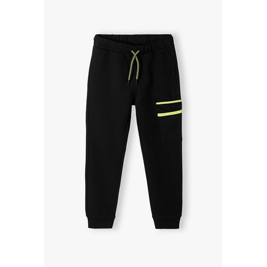 Czarne spodnie dresowe - slim - Lincoln&Sharks ze sklepu 5.10.15 w kategorii Spodnie chłopięce - zdjęcie 172338317