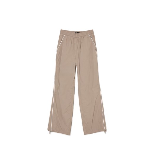 Cropp - Beżowe spodnie jogger - beżowy ze sklepu Cropp w kategorii Spodnie damskie - zdjęcie 172356358