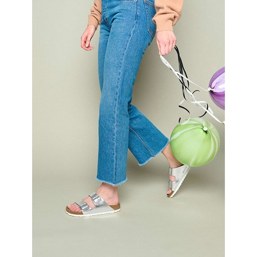 Birkenstock Skórzane klapki &quot;Arizona&quot; w kolorze srebrnym 36 okazja Limango Polska