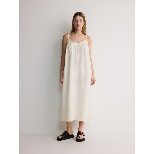 Reserved - Sukienka midi z muślinu - złamana biel ze sklepu Reserved w kategorii Sukienki - zdjęcie 172384978