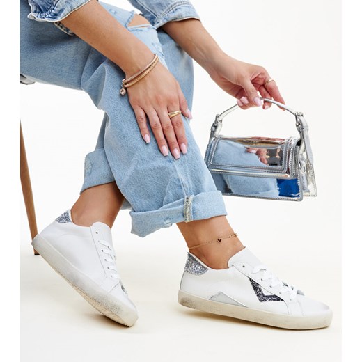 Białe sneakersy z efektem ,,znoszenia'' Gombola ze sklepu gemre w kategorii Trampki damskie - zdjęcie 172388346