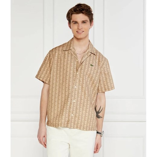 Beżowa koszula męska Lacoste casualowa z krótkim rękawem w abstrakcyjnym wzorze 