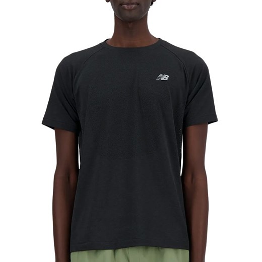 Koszulka New Balance MT41080BK - czarne ze sklepu streetstyle24.pl w kategorii T-shirty męskie - zdjęcie 172419109
