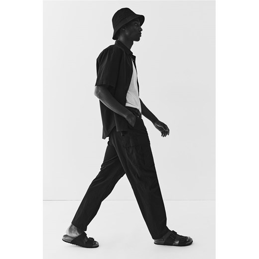 H & M - Spodnie cargo z materiału ripstop Regular Fit - Czarny ze sklepu H&M w kategorii Spodnie męskie - zdjęcie 172425855