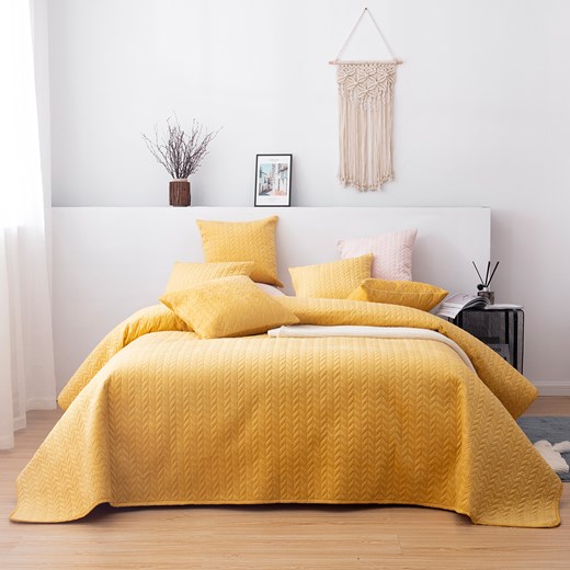 Narzuta na łóżko Silky Chic 220x240cm yellow Dekoria One Size dekoria.pl