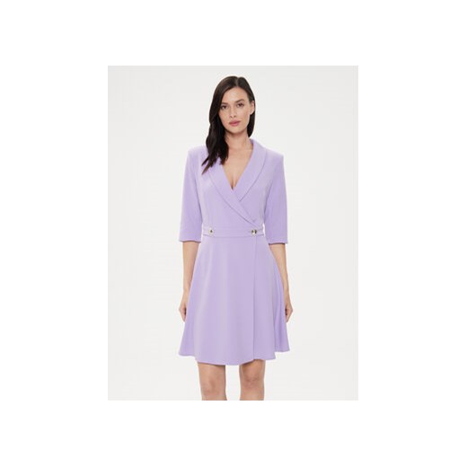 Rinascimento Sukienka koktajlowa CFC0118280003 Fioletowy Regular Fit ze sklepu MODIVO w kategorii Sukienki - zdjęcie 172533328
