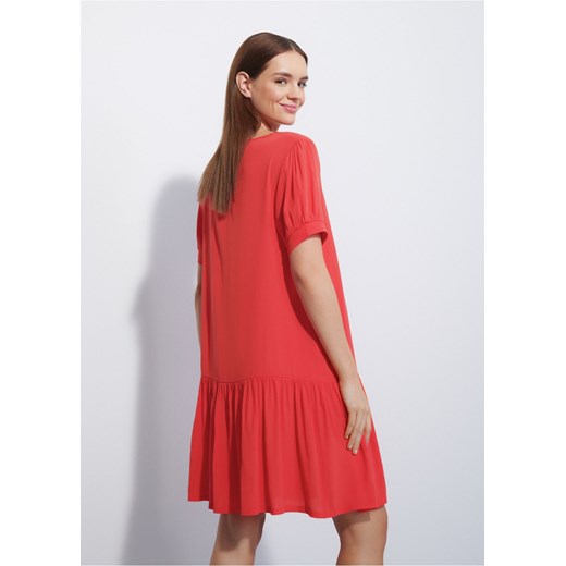 Czerwona sukienka z falbanką Ochnik One Size OCHNIK promocja
