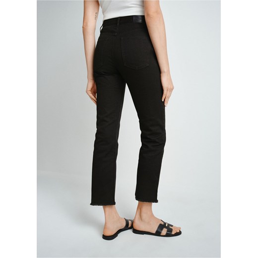 Czarne spodnie jeansowe damskie Ochnik One Size wyprzedaż OCHNIK
