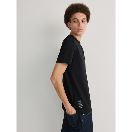 Reserved - T-shirt regular fit z nadrukiem - czarny ze sklepu Reserved w kategorii T-shirty męskie - zdjęcie 172576815