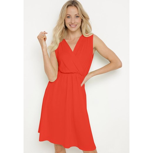 Czerwona Sukienka z Kopertowym Dekoltem i Gumką w Pasie Vereri ze sklepu Born2be Odzież w kategorii Sukienki - zdjęcie 172580418