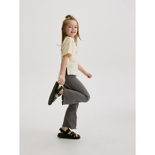 Reserved - Bawełniane spodnie flare - ciemnoszary ze sklepu Reserved w kategorii Spodnie dziewczęce - zdjęcie 172587975