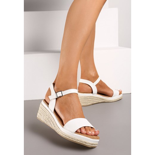 Sandały damskie Born2be na koturnie 