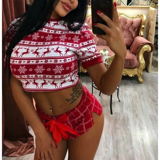 Krótka piżama damska ze świątecznym motywem - Czerwony / S ze sklepu Maybella.pl w kategorii Piżamy damskie - zdjęcie 172589726