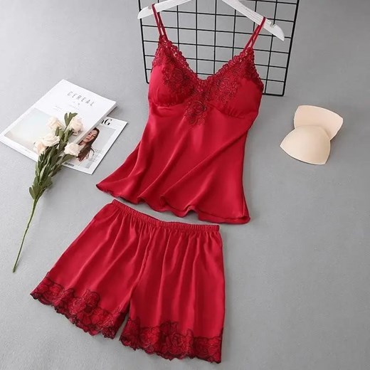 Piżama damska wykończona koronką - Czerwony / M ze sklepu Maybella.pl w kategorii Piżamy damskie - zdjęcie 172590109