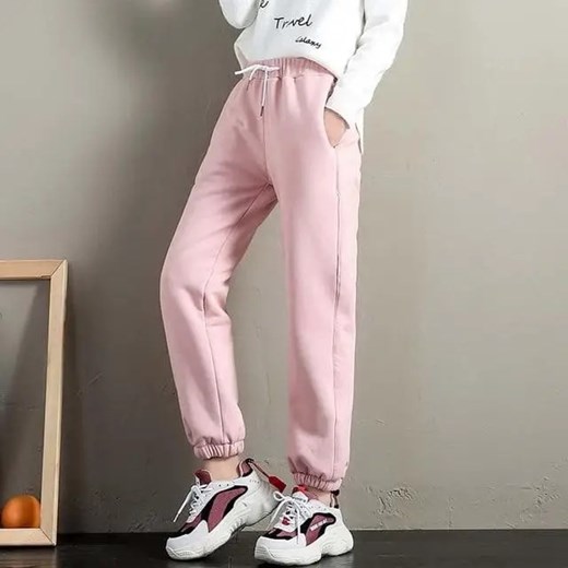 Spodnie dresowe ocieplane - Różowy / M ze sklepu Maybella.pl w kategorii Spodnie damskie - zdjęcie 172590426