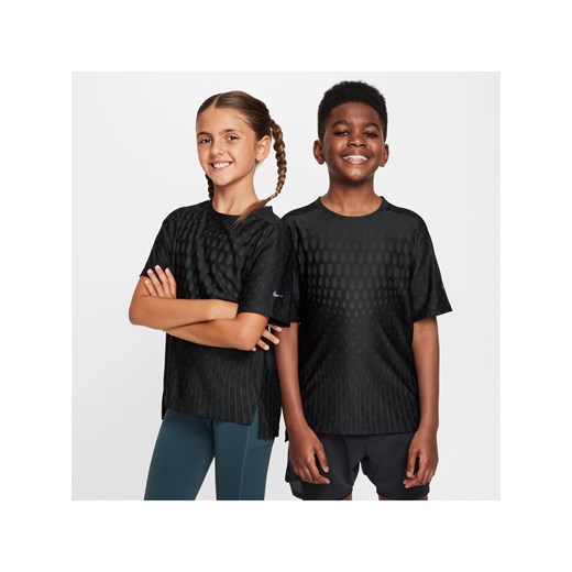 Koszulka treningowa dla dużych dzieci (chłopców) Dri-FIT ADV Nike Multi Tech - Czerń ze sklepu Nike poland w kategorii T-shirty chłopięce - zdjęcie 172595056
