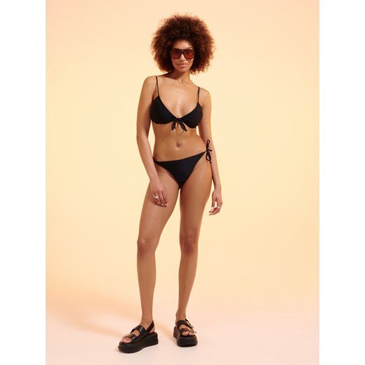 Cropp - Czarne bikini z wiązaniami - czarny ze sklepu Cropp w kategorii Stroje kąpielowe - zdjęcie 172599246