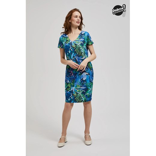 Sukienka w tropikalny wzór niebieska ze sklepu Moodo.pl w kategorii Sukienki - zdjęcie 172606077