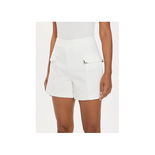 Morgan Szorty materiałowe 241-SHOPY.F Biały Slim Fit ze sklepu MODIVO w kategorii Szorty - zdjęcie 172613495