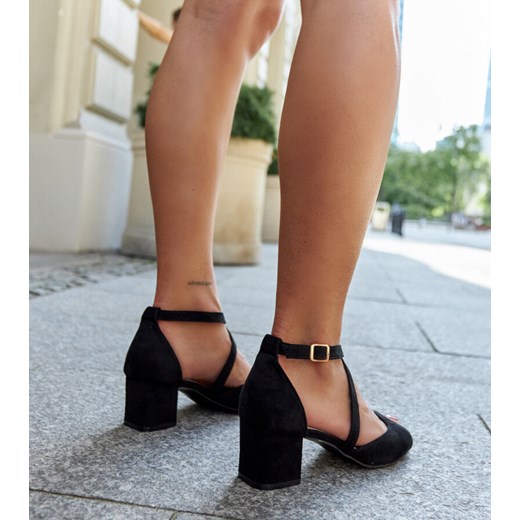 Gemre sandały damskie eleganckie z klamrą 