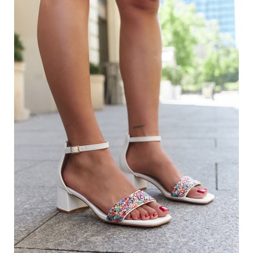 Sandały na słupku z kolorowymi kamyczkami Ghusona ze sklepu gemre w kategorii Sandały damskie - zdjęcie 172625116