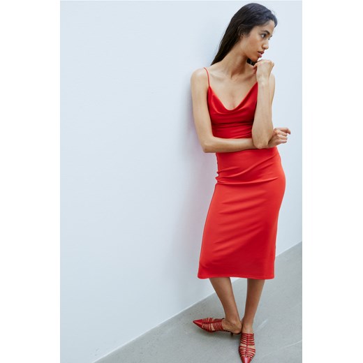 H & M - Sukienka z drapowanym dekoltem - Czerwony ze sklepu H&M w kategorii Sukienki - zdjęcie 172631176
