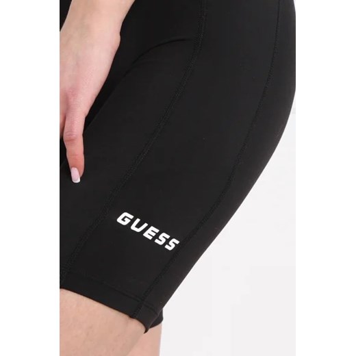 Szorty Guess na lato z elastanu 