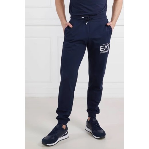 EA7 Spodnie dresowe | Regular Fit ze sklepu Gomez Fashion Store w kategorii Spodnie męskie - zdjęcie 172940536