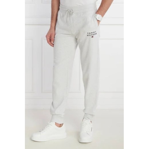 Tommy Hilfiger Spodnie dresowe | Regular Fit ze sklepu Gomez Fashion Store w kategorii Spodnie męskie - zdjęcie 172941905