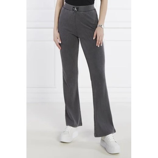 CALVIN KLEIN JEANS Spodnie dresowe | Regular Fit ze sklepu Gomez Fashion Store w kategorii Spodnie damskie - zdjęcie 172943809