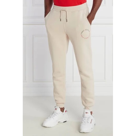 Tommy Hilfiger Spodnie dresowe MONOTYPE ROUNDALL | Regular Fit ze sklepu Gomez Fashion Store w kategorii Spodnie męskie - zdjęcie 172952155