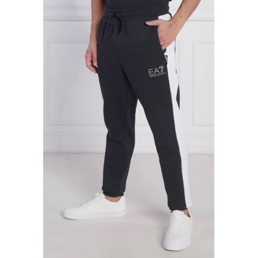 EA7 Spodnie dresowe | Regular Fit ze sklepu Gomez Fashion Store w kategorii Spodnie męskie - zdjęcie 172953507