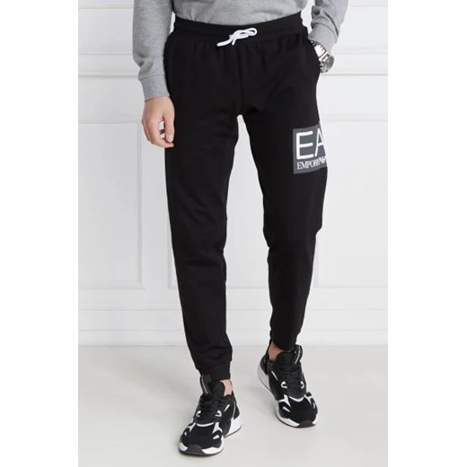 EA7 Spodnie dresowe | Regular Fit ze sklepu Gomez Fashion Store w kategorii Spodnie męskie - zdjęcie 172957176