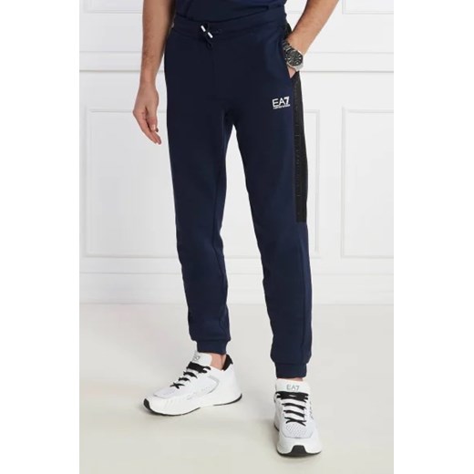 EA7 Spodnie dresowe | Regular Fit ze sklepu Gomez Fashion Store w kategorii Spodnie męskie - zdjęcie 172958209