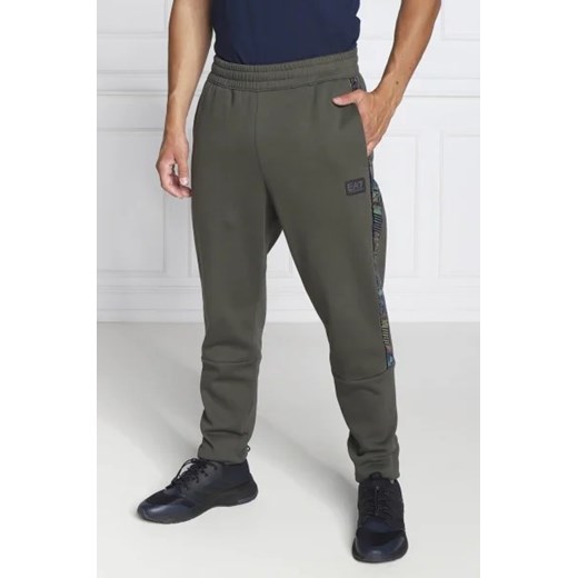 EA7 Spodnie dresowe | Regular Fit ze sklepu Gomez Fashion Store w kategorii Spodnie męskie - zdjęcie 172960466