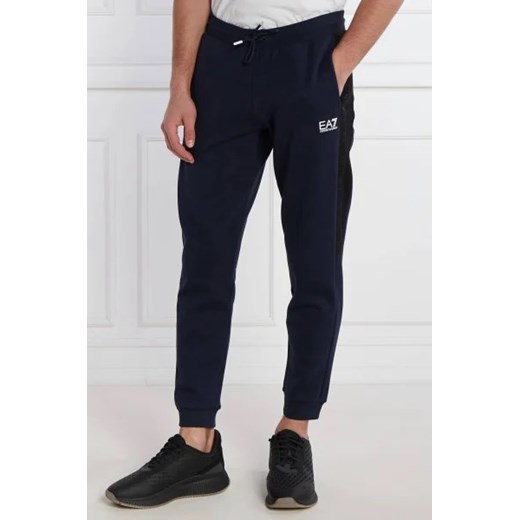 EA7 Spodnie dresowe | Regular Fit ze sklepu Gomez Fashion Store w kategorii Spodnie męskie - zdjęcie 172960958