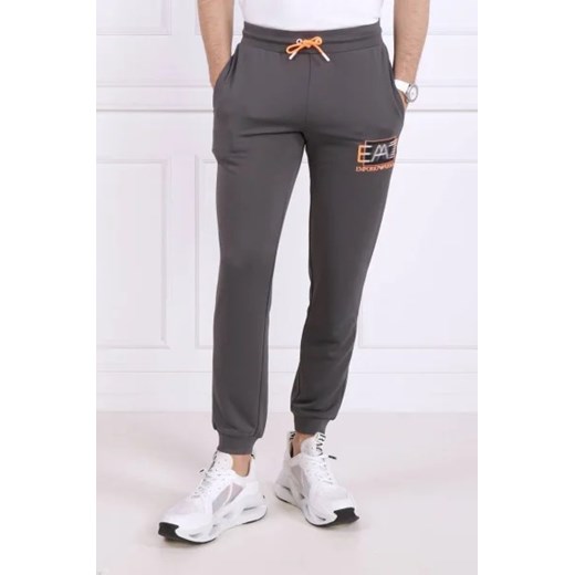 EA7 Spodnie dresowe | Regular Fit ze sklepu Gomez Fashion Store w kategorii Spodnie męskie - zdjęcie 172962829