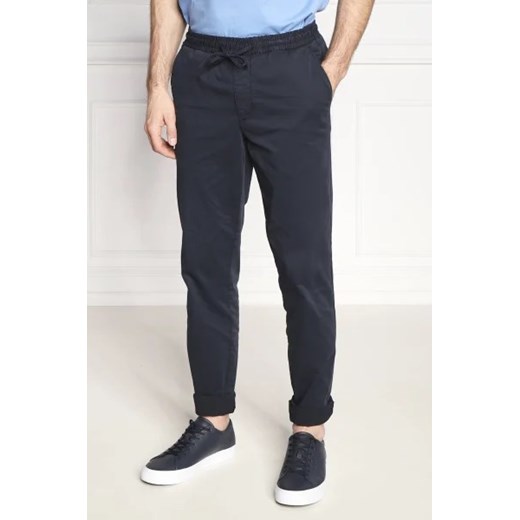 Tommy Hilfiger Spodnie CHELSEA SATIN | Regular Fit ze sklepu Gomez Fashion Store w kategorii Spodnie męskie - zdjęcie 172974977