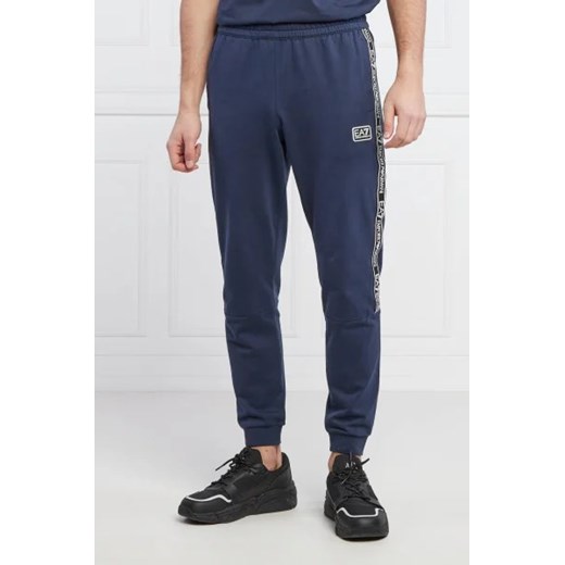 EA7 Spodnie dresowe | Regular Fit ze sklepu Gomez Fashion Store w kategorii Spodnie męskie - zdjęcie 172988868