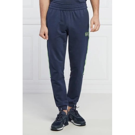 EA7 Spodnie dresowe | Regular Fit ze sklepu Gomez Fashion Store w kategorii Spodnie męskie - zdjęcie 172989499