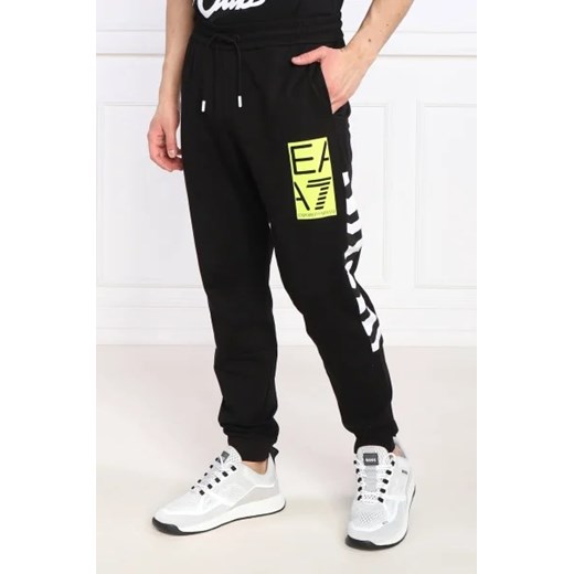 EA7 Spodnie dresowe | Regular Fit ze sklepu Gomez Fashion Store w kategorii Spodnie męskie - zdjęcie 172990527