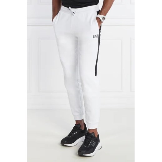 EA7 Spodnie dresowe | Regular Fit ze sklepu Gomez Fashion Store w kategorii Spodnie męskie - zdjęcie 172994296
