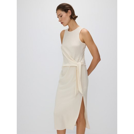 Reserved - Sukienka midi z wiązaniem - kremowy ze sklepu Reserved w kategorii Sukienki - zdjęcie 172997385