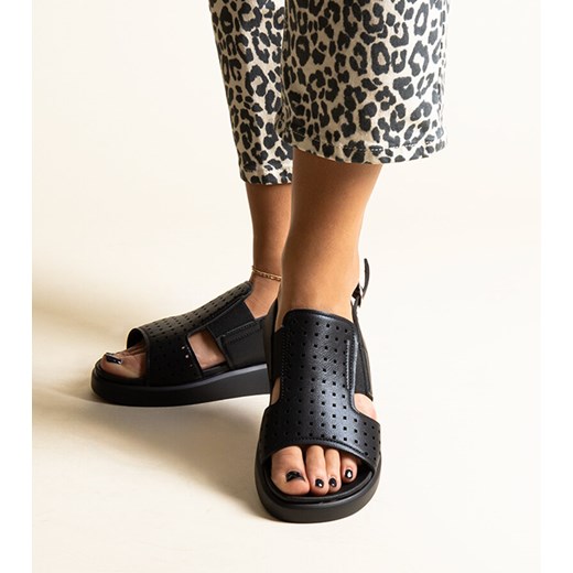 Czarne sandały z ażurowa cholewką Imogne ze sklepu gemre w kategorii Sandały damskie - zdjęcie 173000855