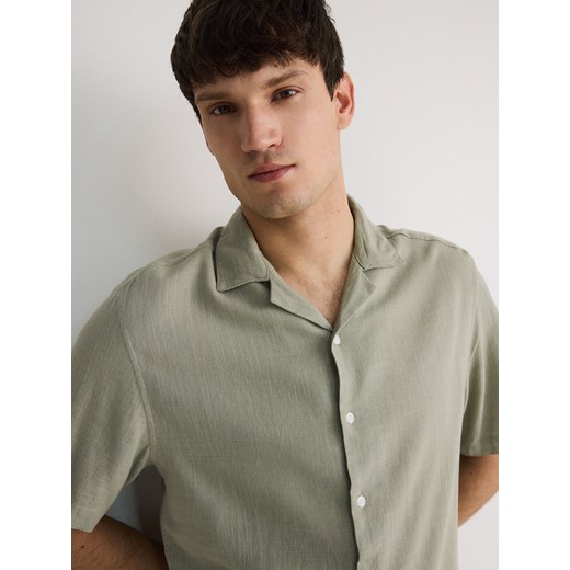 Reserved - Koszula comfort z wiskozą - oliwkowy ze sklepu Reserved w kategorii Koszule męskie - zdjęcie 173012828