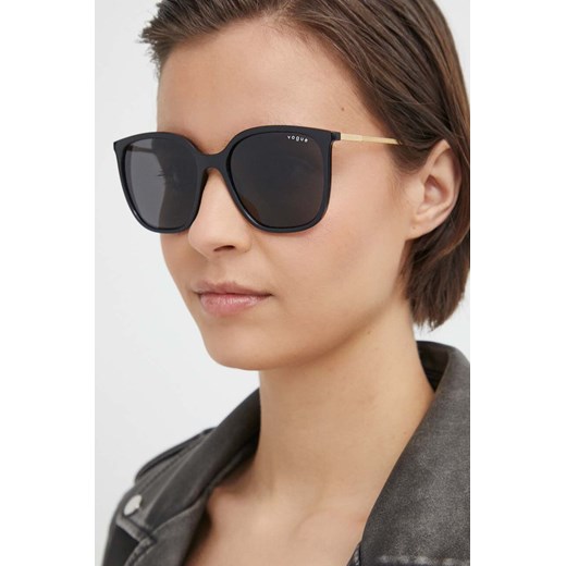 VOGUE okulary przeciwsłoneczne damskie kolor czarny 0VO5564S ze sklepu ANSWEAR.com w kategorii Okulary przeciwsłoneczne damskie - zdjęcie 173021097